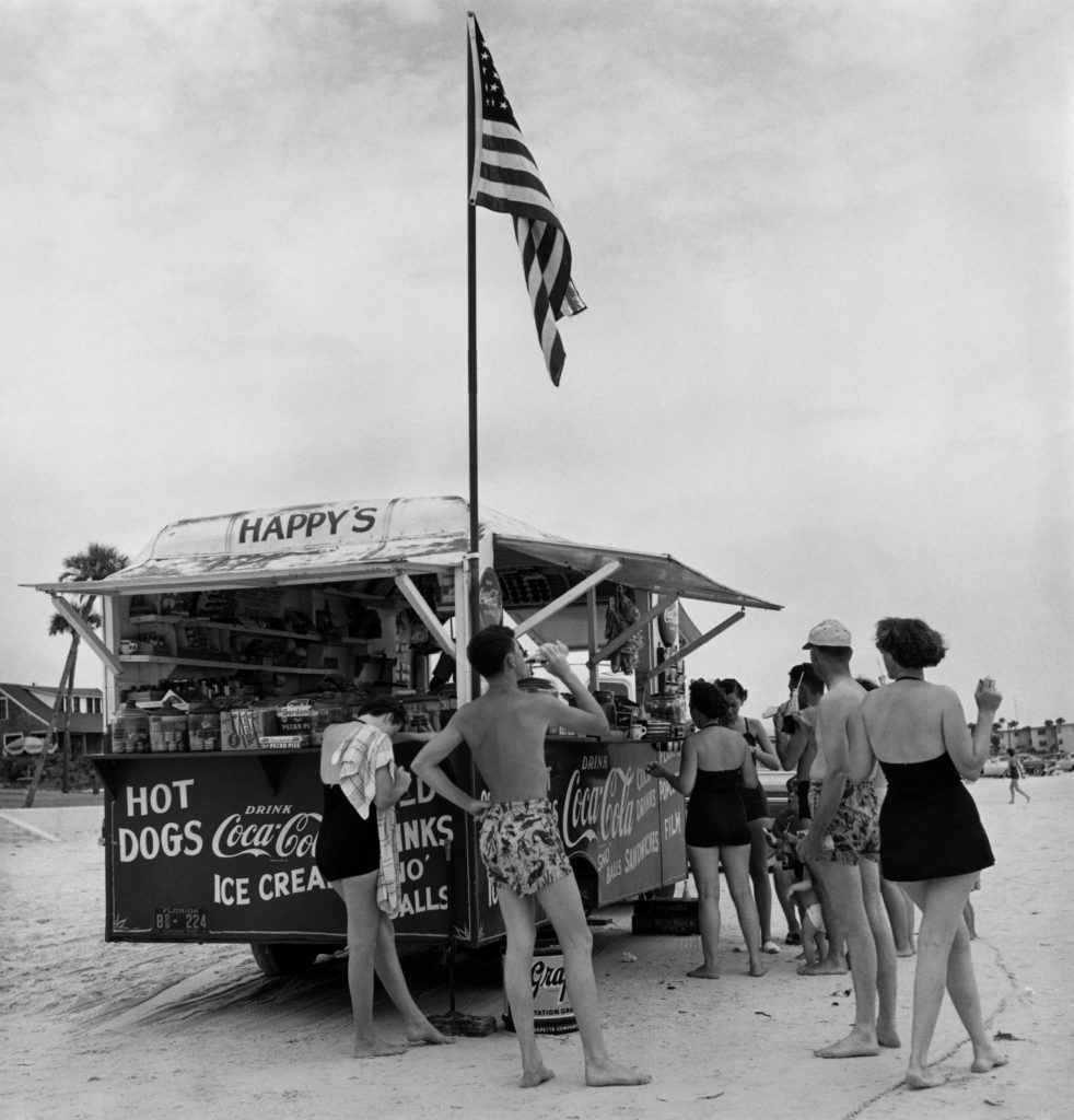 Berenice Abbott Stand Happy’s Refreshment