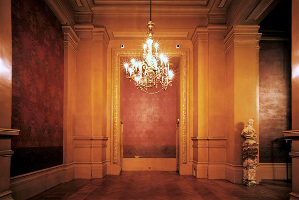 Opera Garnier © Patrick Tourneboeuf Courtesy Galerie des Nouvelles Images