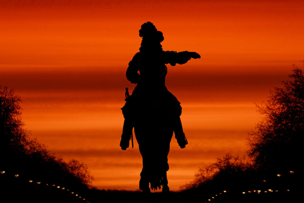 © Guillaume Fleurent. Versailles - Equestrian statue of Louis XIV at dawn.