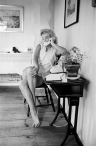 Marilyn Monroe, Connecticut,Mai 1957,Sam SHAW(©Sam SHAW, courtesy Galerie de l’Instant, Paris)