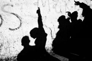 Youcef Krache, Manifestation, Prémices d’une victoire, Extraite du projet El Houma, Climat de France Alger, 2019 Tirage Pigmentaire, 40 x 50 cm, édition de 5