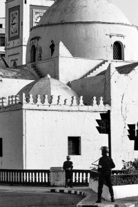 Michael von Graffenried, Mosquée Djamaa El Djedid sur la place des Martyrs, Alger, 1992 Tirage gélatino-argentique vintage, 30 x 40 cm
