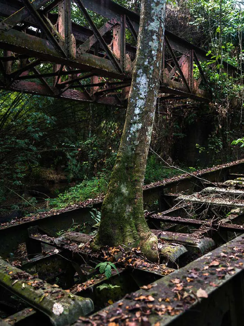 François-Xavier Gbré, série « Radio Ballast », Rubino #2, 2024 © François-Xavier Gbré, Adagp, Paris, 2025