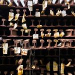 François-Xavier Gbré, série « Radio Ballast », Dépôt, Abidjan, 2024 © François-Xavier Gbré, Adagp, Paris, 2025