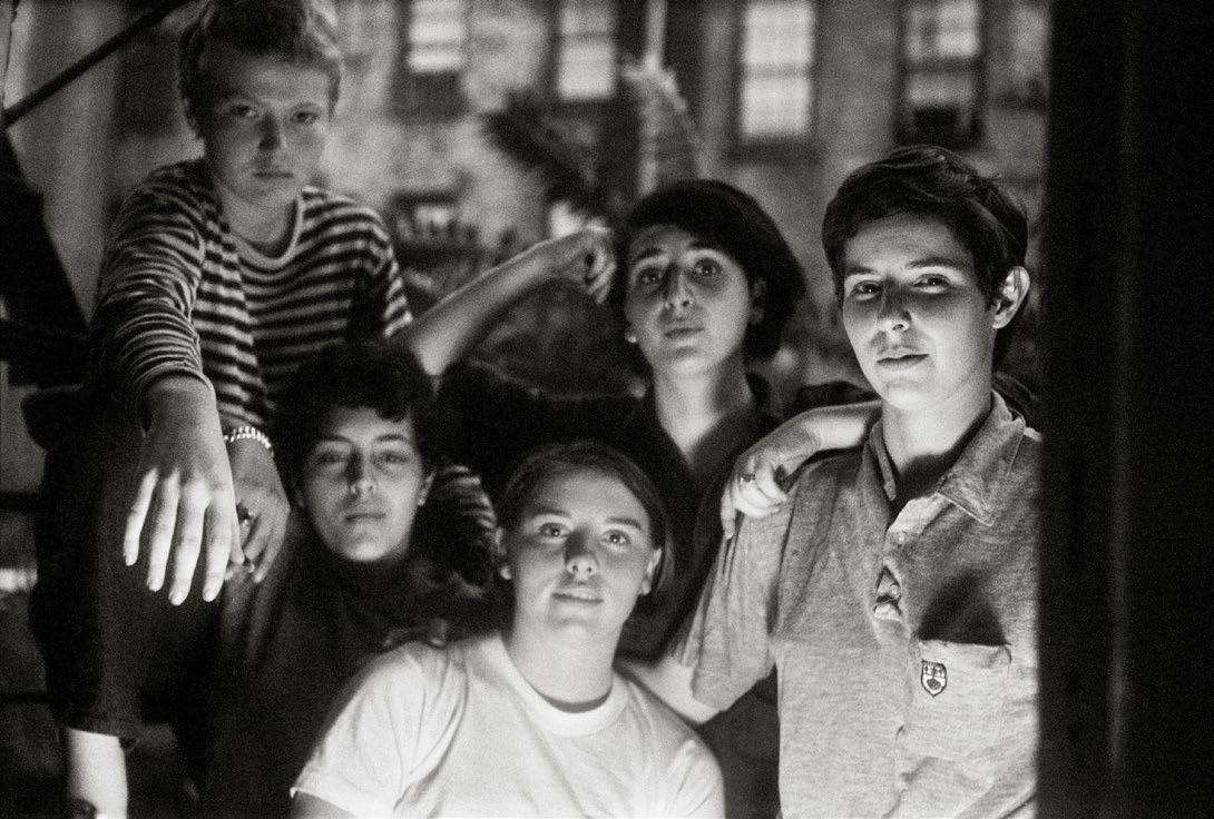 Donna Gottschalk, Oak, Robin, Binky, Chris et moi, Bébés Gouines, E. 9th Street, New York, 1969 Courtesy de l’artiste et de Marcelle Alix © Donna Gottschalk