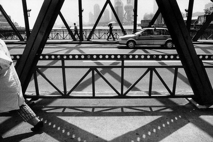 «Pont Waibaidu, Shanghai, 2002»,Tirage argentique moderne